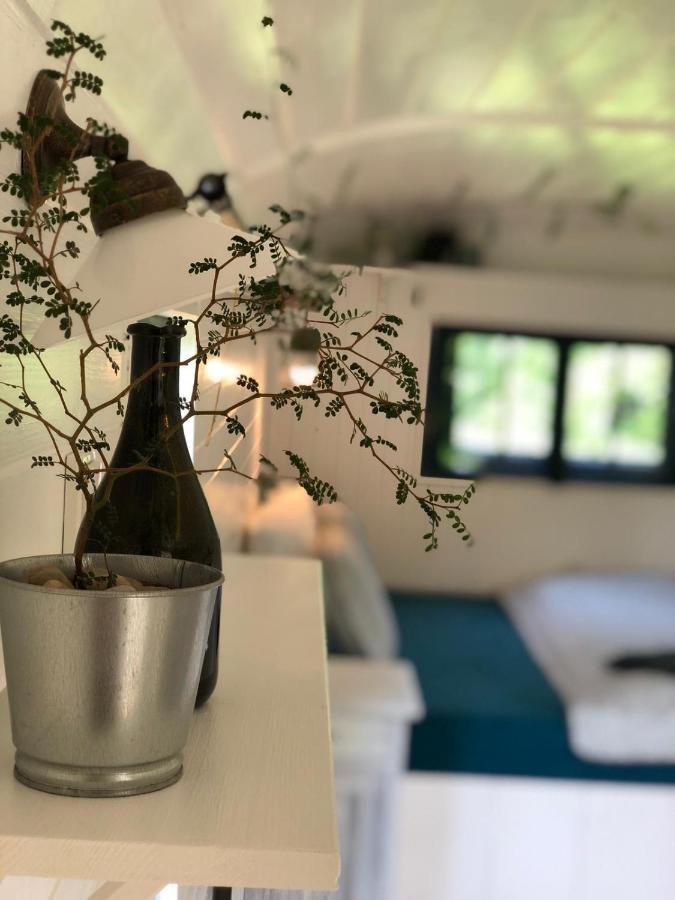 Kouzelna Maringotka Hotel Chřibská Bagian luar foto