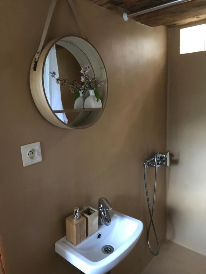 Kouzelna Maringotka Hotel Chřibská Bagian luar foto