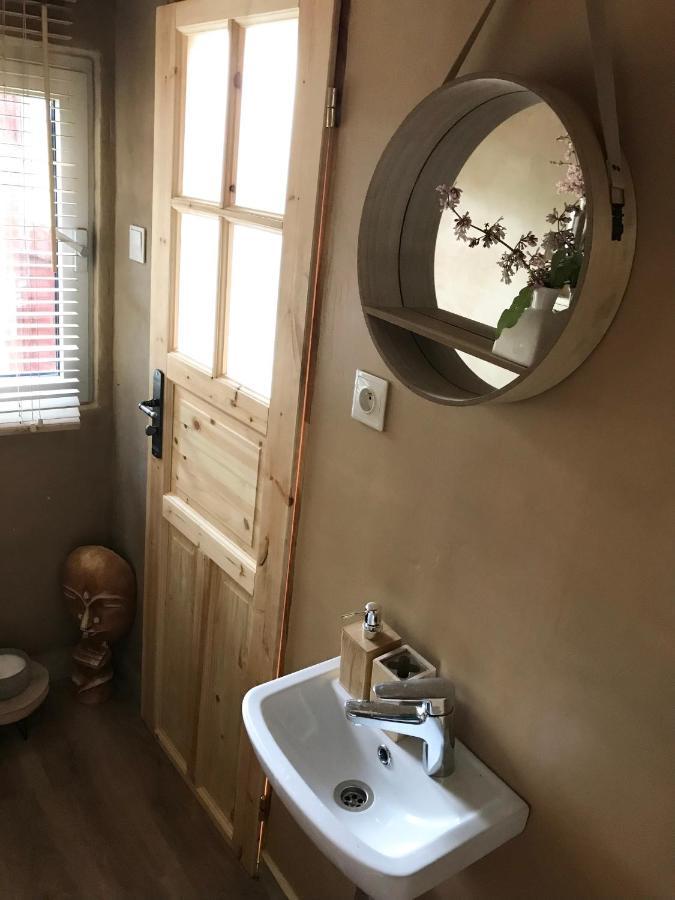 Kouzelna Maringotka Hotel Chřibská Bagian luar foto