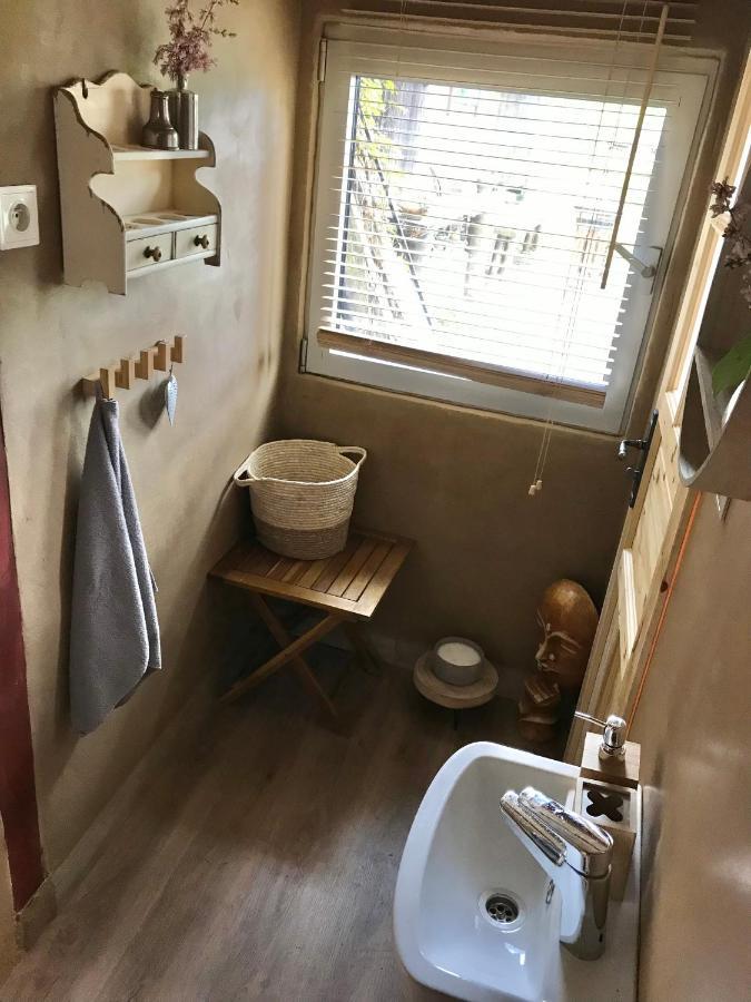 Kouzelna Maringotka Hotel Chřibská Bagian luar foto